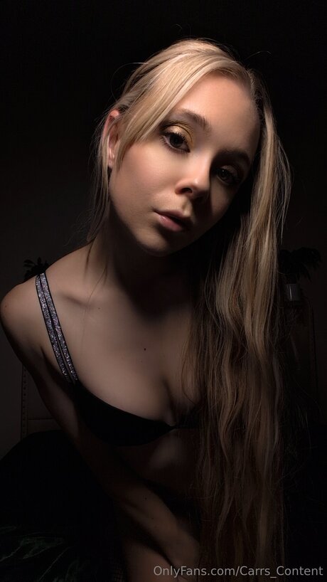 Carrs Content pretty actress pic