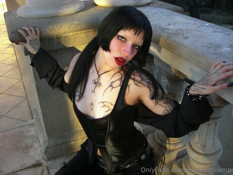 Priestessvamp modelo desnuda galería