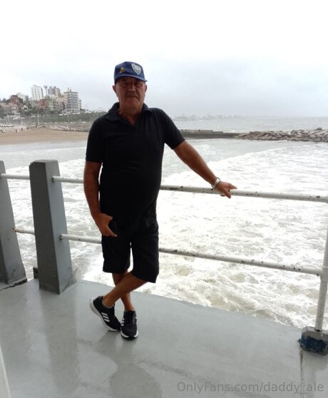 Daddy Ale modelo exclusivo foto