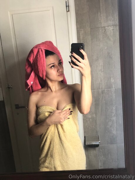 Cristalnataly bonita estrella porno foto