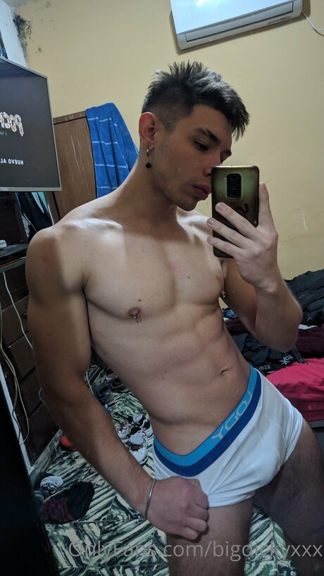 Tomas Rager model pretty img