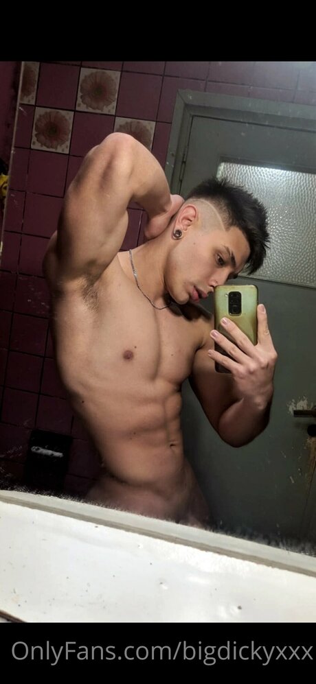 Tomas Rager sex model img