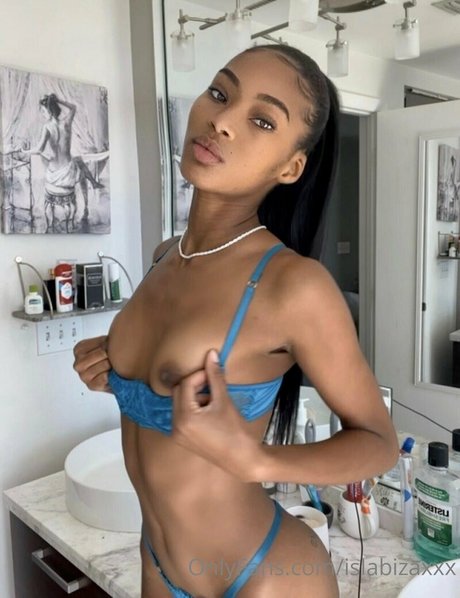 islabizaxxx modelo sexy imágenes