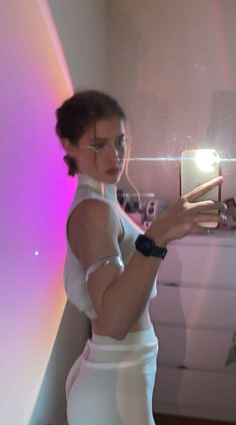 Mira Szalma étoile de l'art img