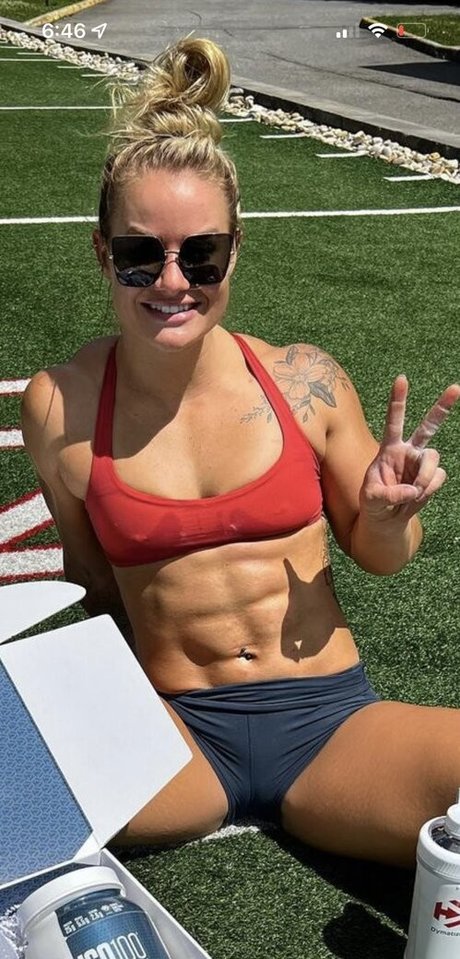 Dani Elle Speegle model top picture