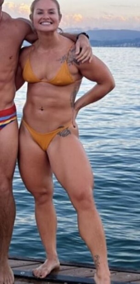 Dani Elle Speegle pornographic model pictures