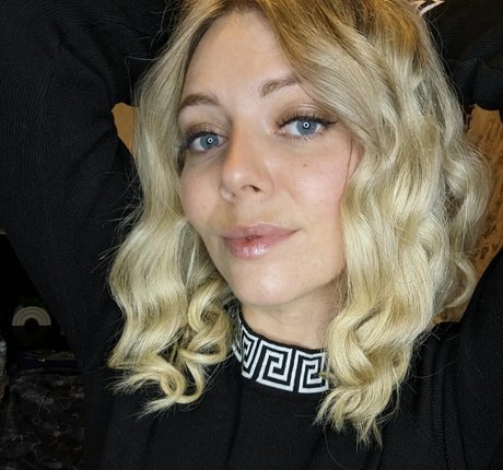 Aurora Indica star du porno adulte des photos