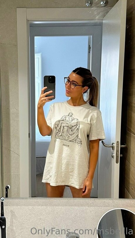 Msbellla star du porno exclusive des photos