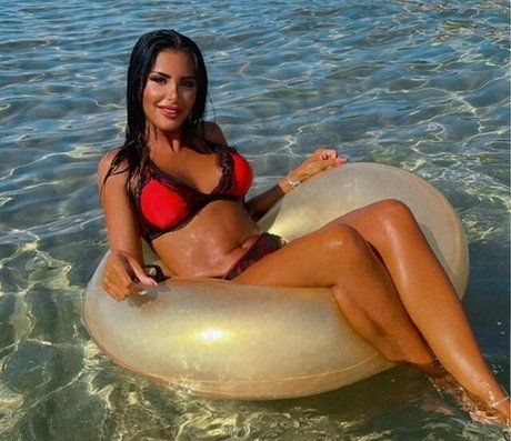 Ginia 900 estrella porno exclusiva archivo