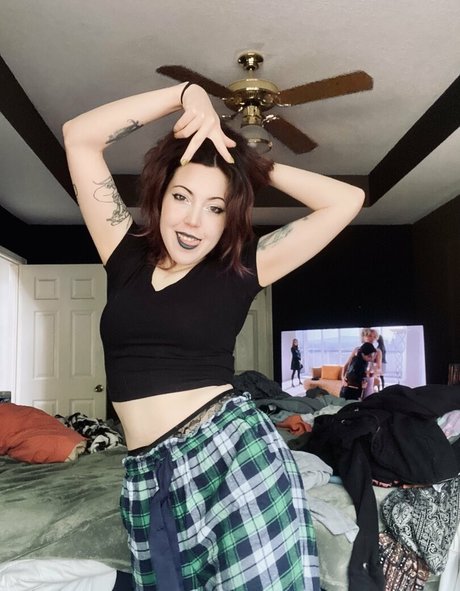 rueeruee modèle nu img