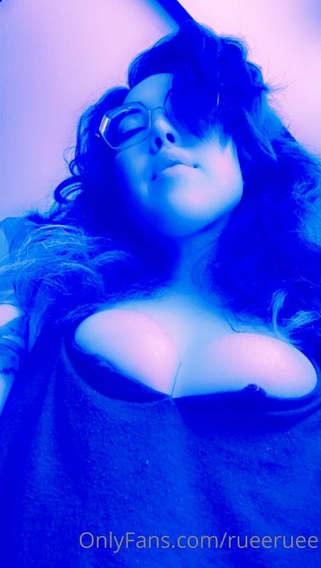 rueeruee actrice nue photos