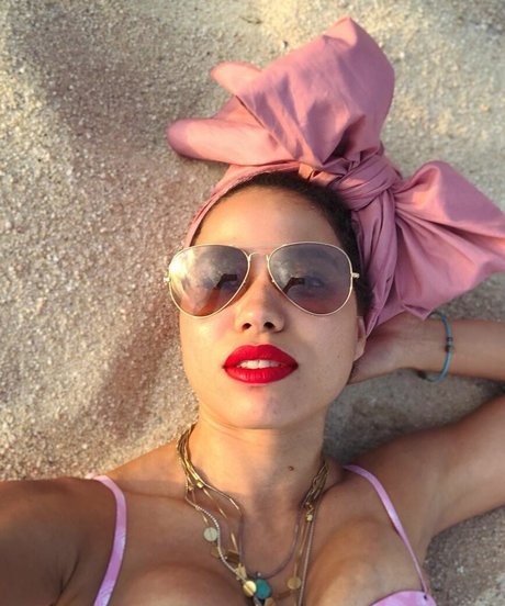 Jurnee Smollett estrella galerías