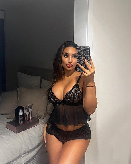 simmykk estrella porno atractiva foto