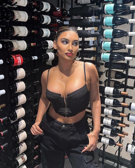 simmykk actrice hd photo