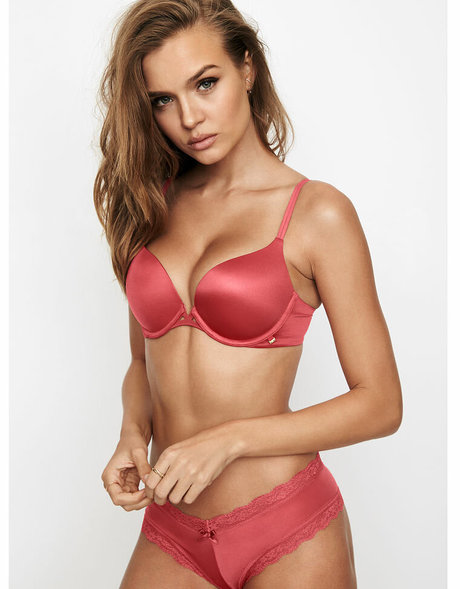 Josephine Skriver actrice libre photo