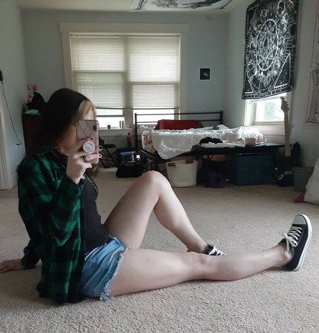 Devi Dionne actrice nue photos