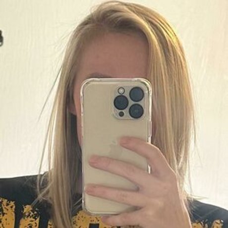 lovelylucyj20 actrice porno image