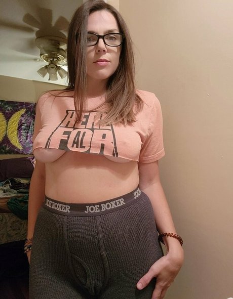 laced raven modelo bonita archivo