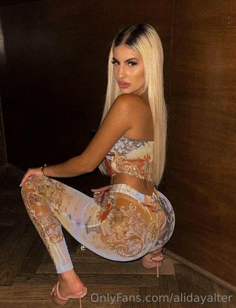 alidayalter bonita estrella foto