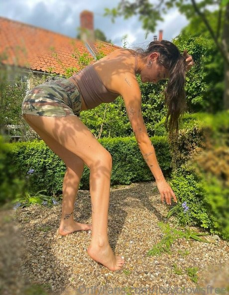 jozyblowsfree modèle img