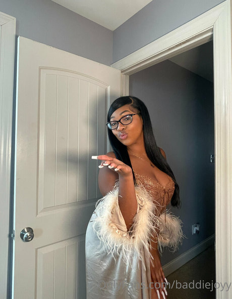 baddiejoyy modèle magnifique des photos