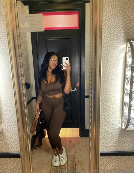 baddiejoyy actrice parfaite photos