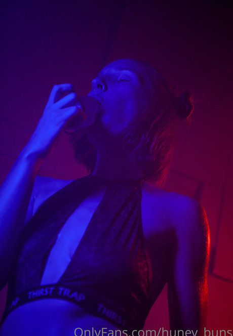 huney buns modelo xxx imágenes