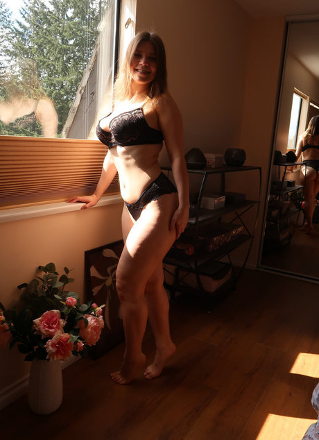 Naomioop étoile nue photos