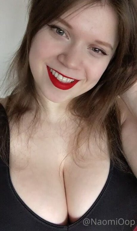 Naomioop bonita modelo galería