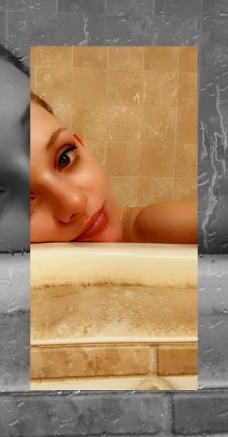 elizabethhill modelo desnuda imagen