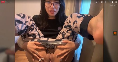 Mooomoo pornstar sexy pic