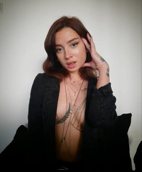Cecilia Bob naked star images