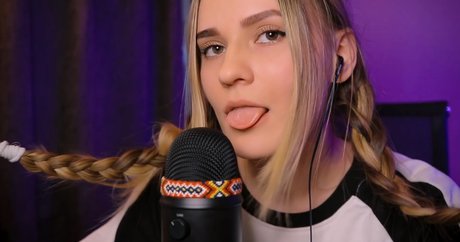 Sirius Eyes ASMR pornstar beautiful gallery