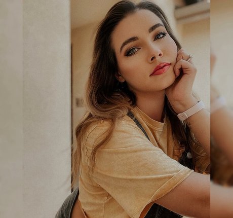 Justseum estrella porno sexy fotos