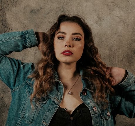 Justseum haut étoile archive