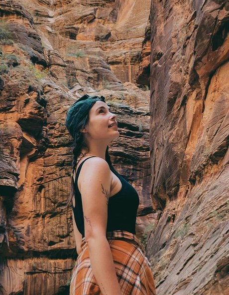 Justseum estrella porno atractiva imágenes