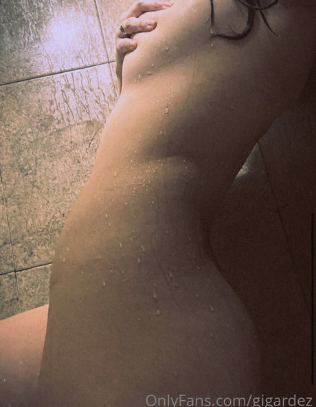 gigardez desnudos estrella imágenes