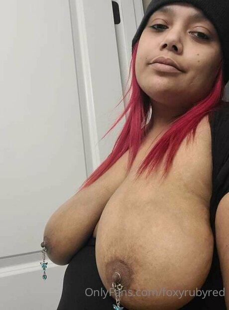 Foxyrubyred nudes star photo