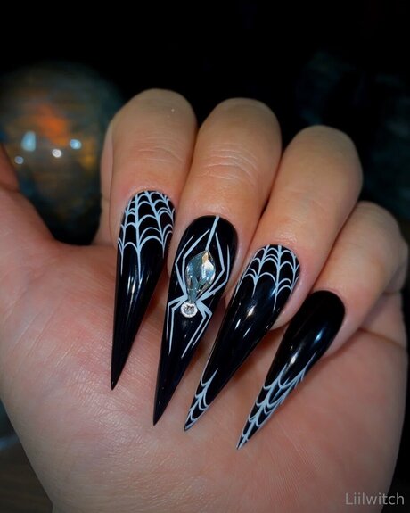 Liilwitch top star img