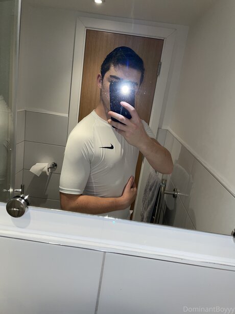 Dominantboyyy star du porno chaud des photos