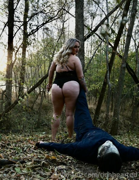 Richhearted porn actress img