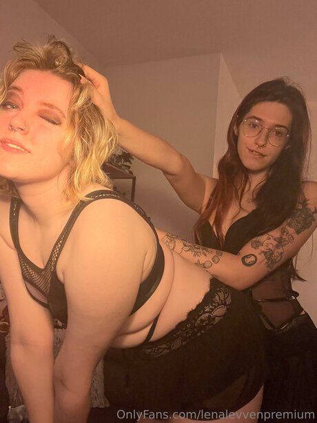 Lenalevvenxo hot pornstar pics