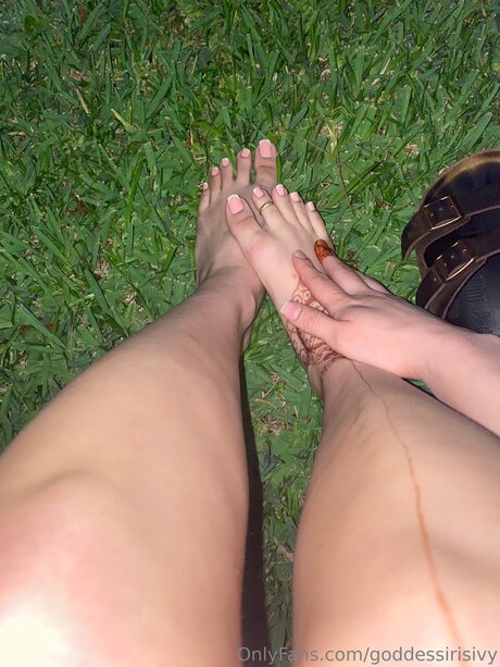 Goddessirisivy modelo atractivo galerías