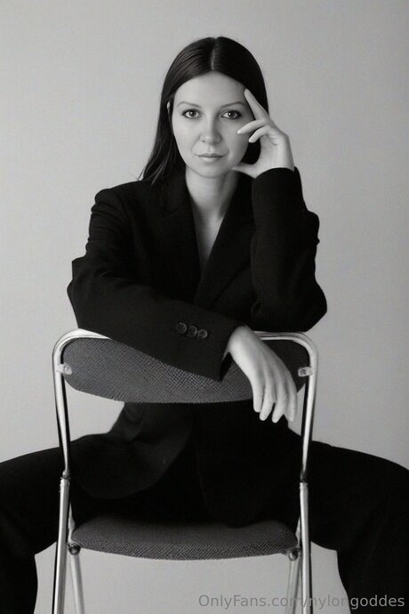 Nylongoddes actrice exclusive galerie