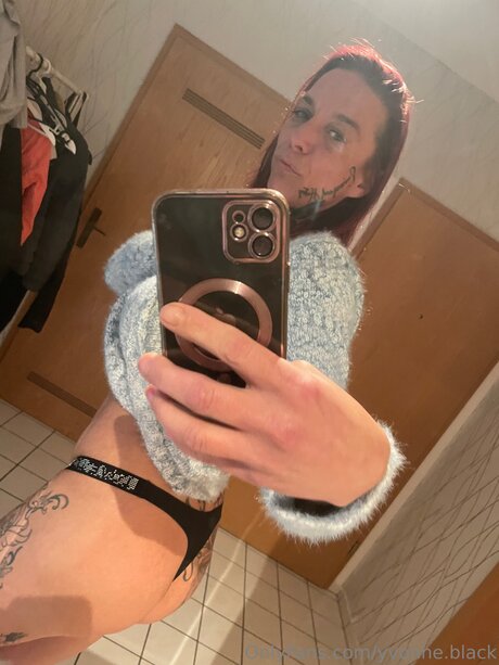 Yvonne Black haut étoile photo