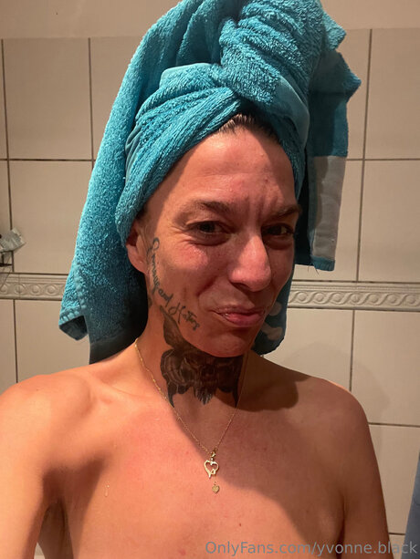 Yvonne Black actriz exclusiva fotos