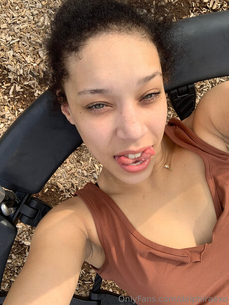 Delphiraexo xxx actress image