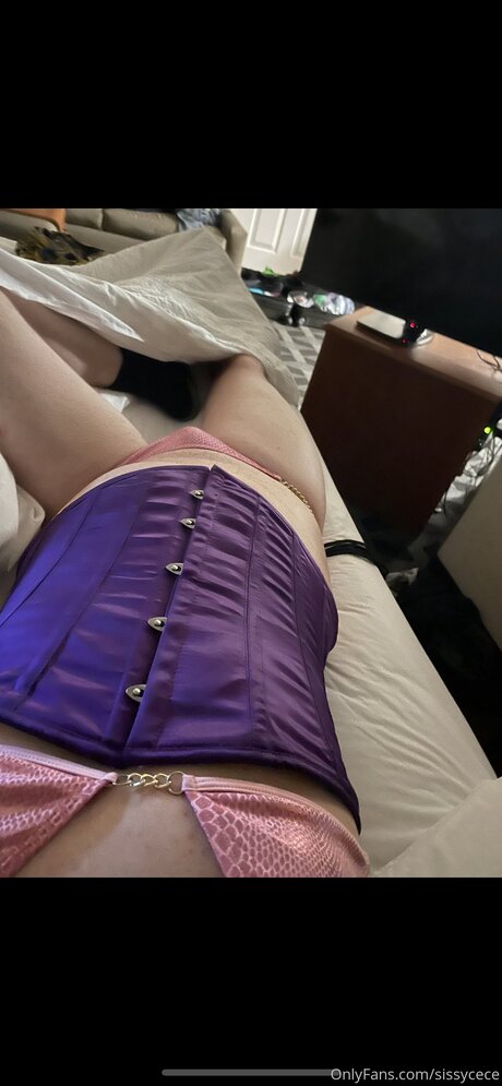 Sissycece hermosa modelo galería