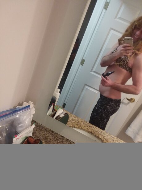 Sissycece modèle artistique galeries