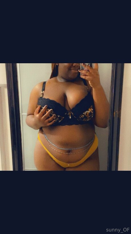 Sunset Vibes star erotic picture